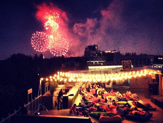 Искусство на высоте: интервью с основателем проекта Roof Cinema