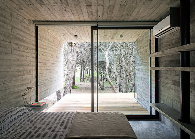 Бетонный дом в стиле минимализм с имитацией древесины
