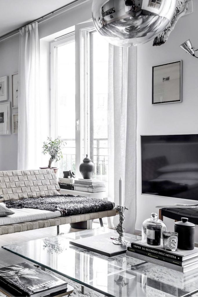 Элегантный и простой интерьер квартиры с двумя спальнями в скандинавском стиле