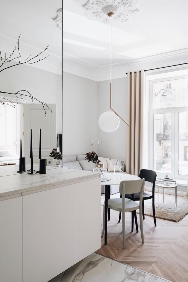 Белый интерьер квартиры площадью 40 м², который выдает прекрасный вкус хозяев