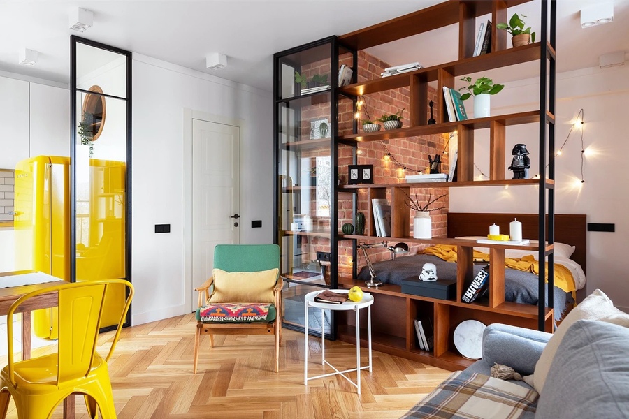 Больше цвета: жизнерадостный интерьер квартиры площадью 30 м² в скандинавском стиле
