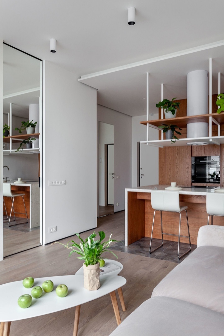 Благородный янтарь: минималистичный интерьер квартиры площадью 44 м² с неожиданным акцентом